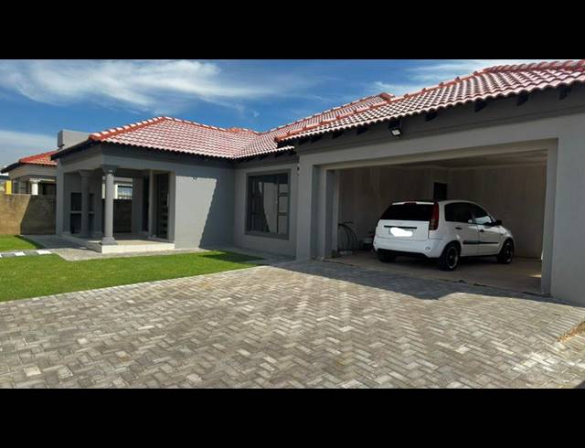 3 BEDROOM HOUSE FOR SALE IN THE ORCHARDS